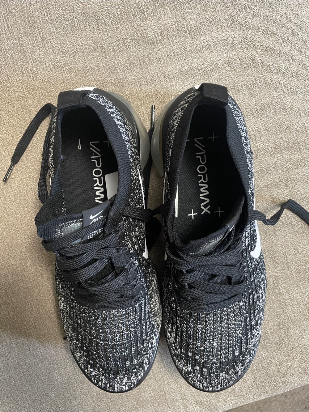 Women’s Oreo (White/Black) Nike VaporMax Flyknit 3s - Picture 5 of 6